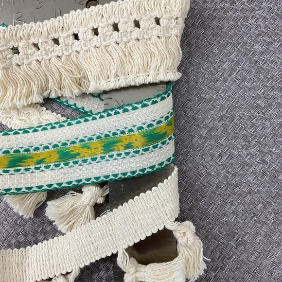 Cream fringe tassel scalloped floral sewing trim lot 6.75 yards - Picture 6 of 6